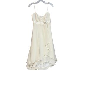 Alfred Angelo Cream Formal Dress size 11/30 gorgeous brooch detail